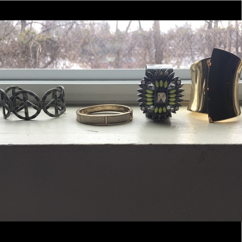 Bundle of 4 bracelets